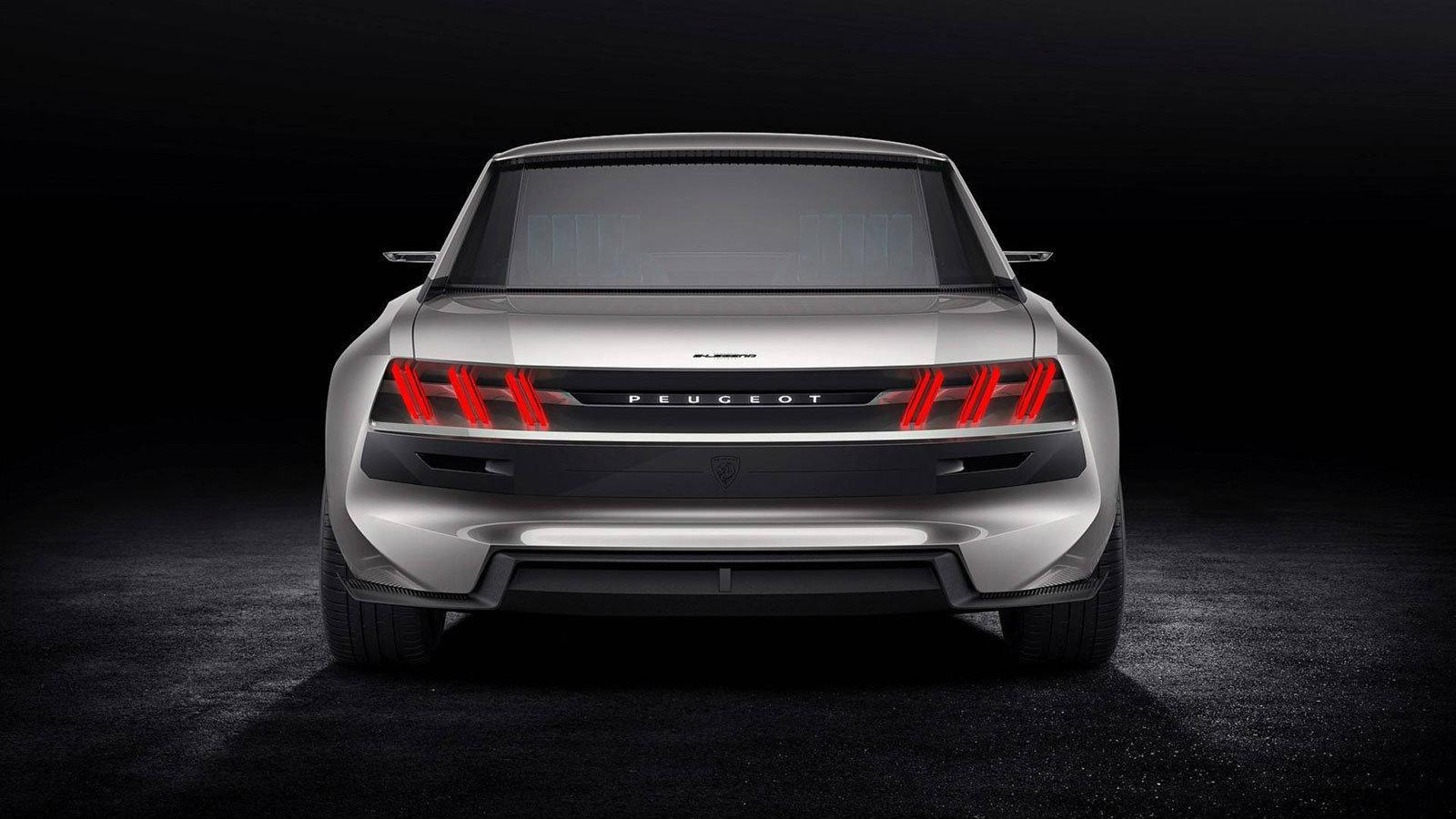 Στο πίσω μέρος τα φωτιστικά σώματα αλά Mustang συμβάλουν στην άγρια όψη του e-Legend.

