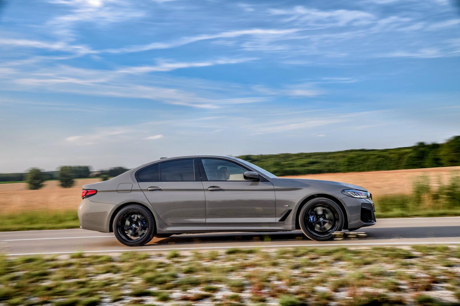Nέα BMW 545e xDrive