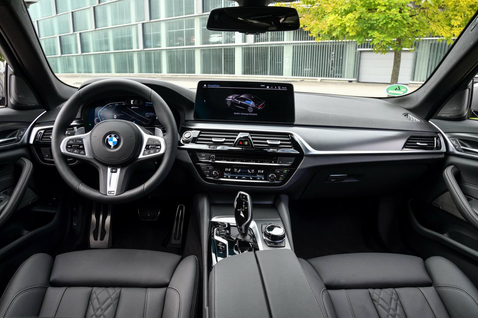Nέα BMW 545e xDrive