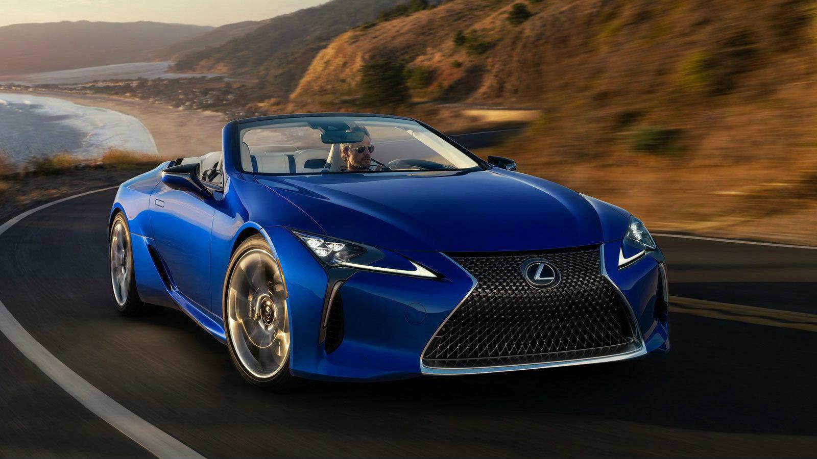 Η Lexus επεκτείνει την οικογένεια των σπορ αυτοκινήτων παρουσιάζοντας την κάμπριο LC 500.