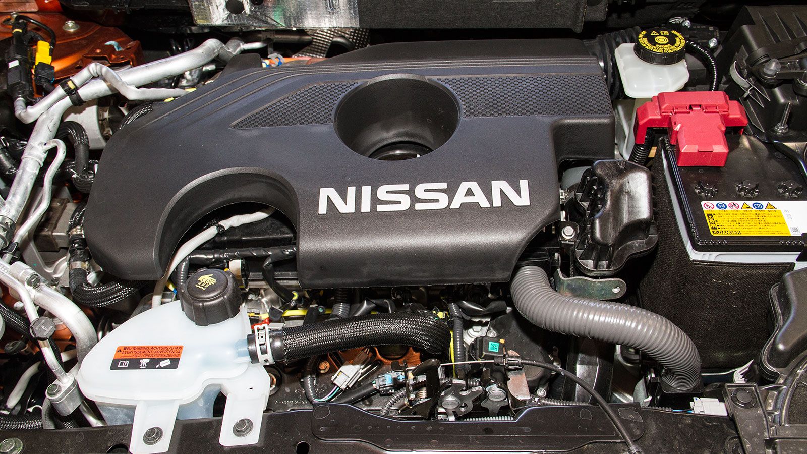 Το Nissan X-Trail «φοράει» τον νέο BlueDCi κινητήρα πετρελαίου των 1,7 λίτρων με απόδοση 150 ίππους.