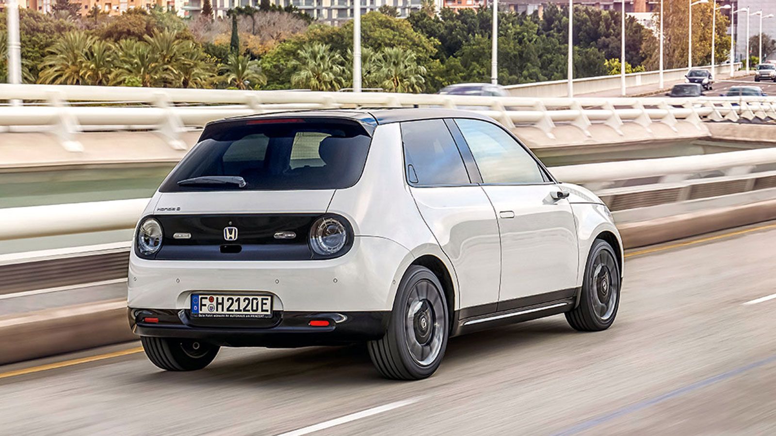 Οδηγούμε το νέο Honda Jazz e:ΗΕV