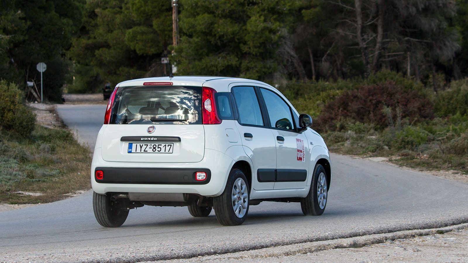 To Fiat Panda είναι ένα πολύ αξιόλογο μίνι αυτοκίνητο ιδιαίτερα στην έκδοσή του που καταναλώνει φυσικό αέριο και βενζίνη με επίκεντρο τις αστικές αλλά