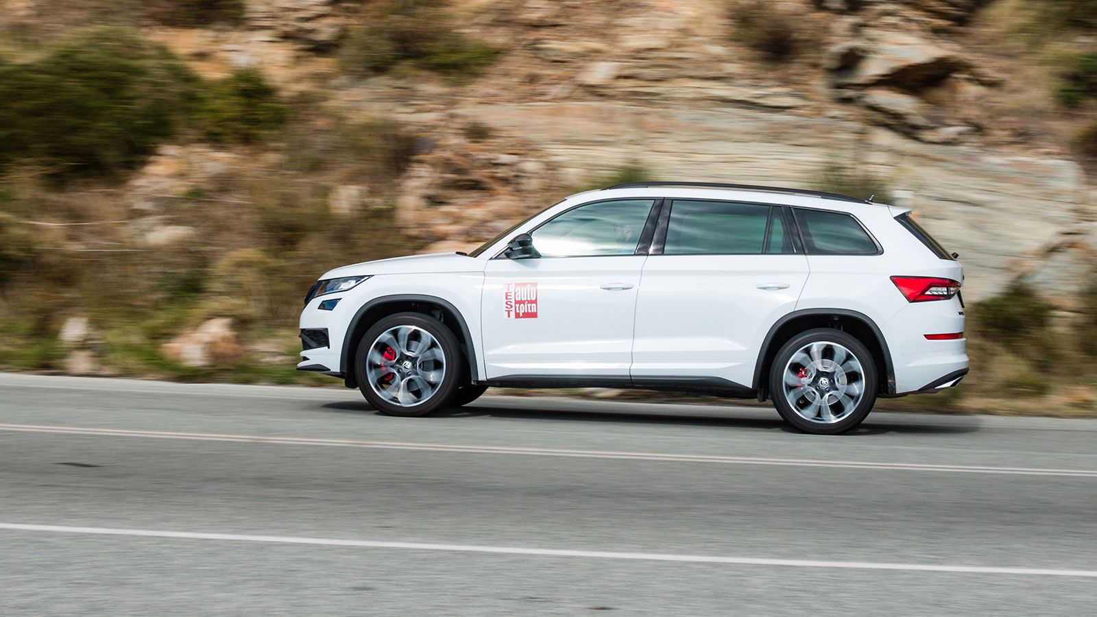 Η Skoda διατυμπανίζει πως το Kodiaq RS είναι το ταχύτερο 7θέσιο SUV στην πίστα του Νίρμπουργκρινγκ με χρόνο 9 λεπτών και 29,84 δλ. Όπως και να έχει στ