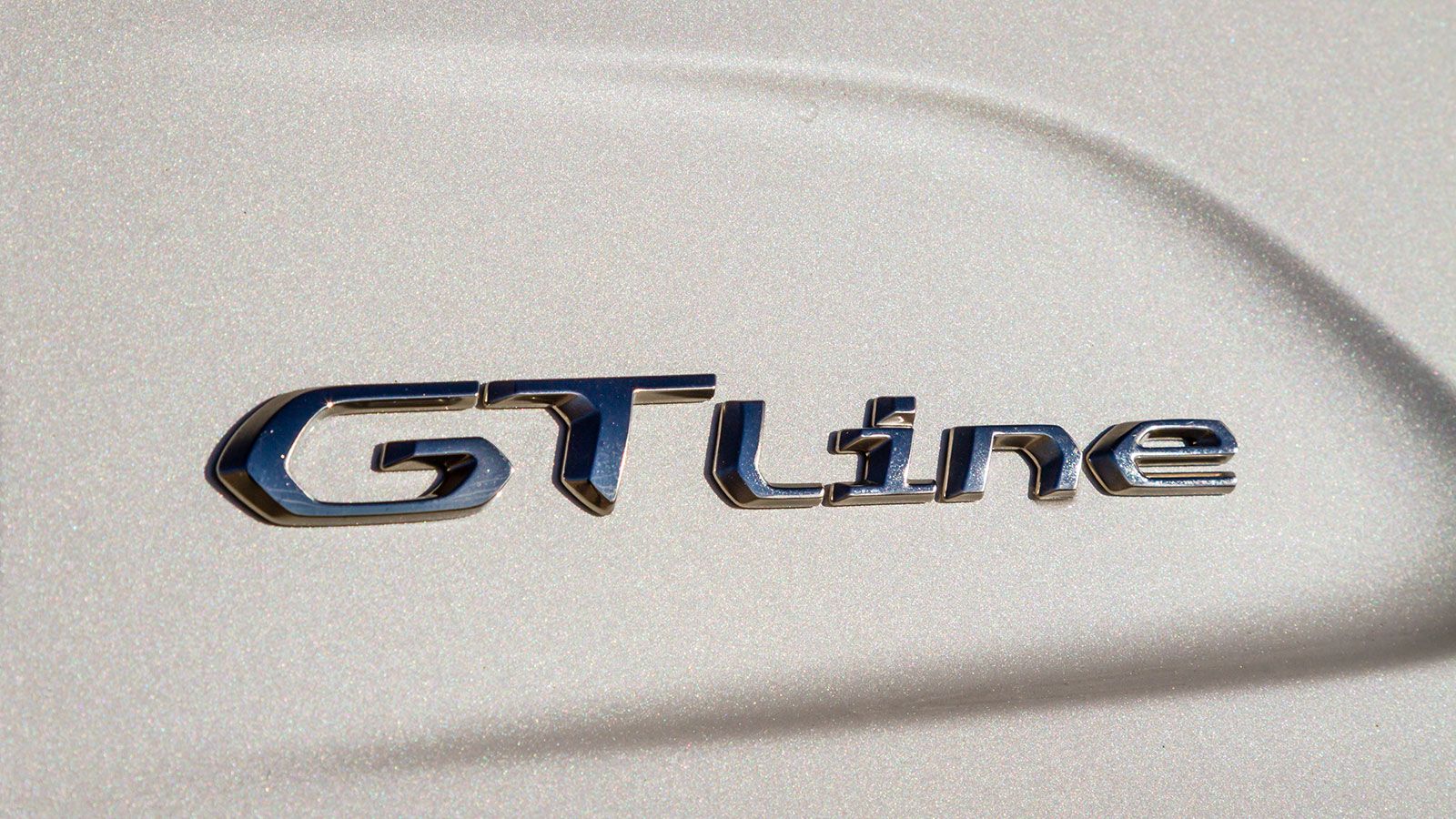 MINI Cooper Vs Peugeot 208