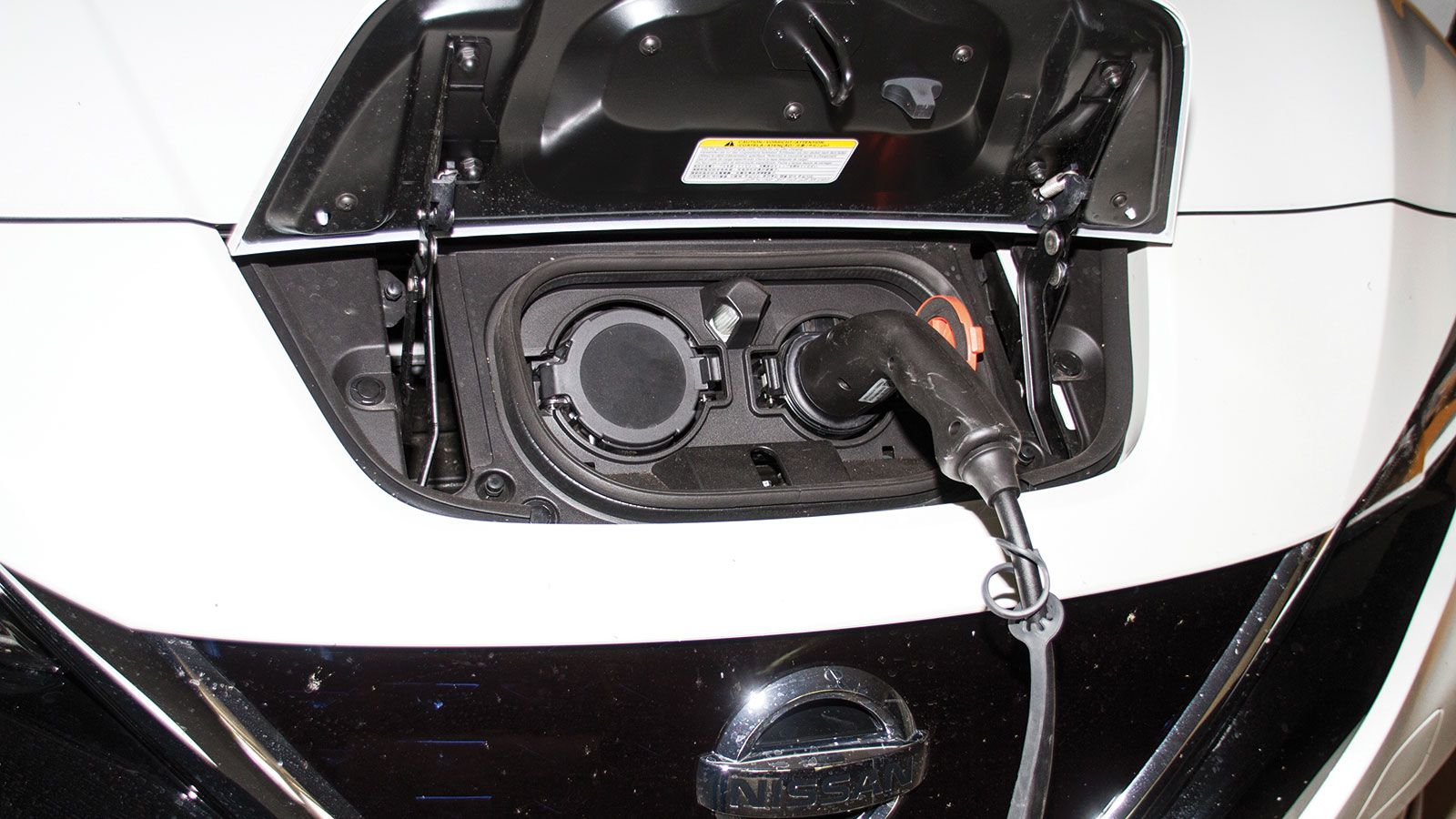Nissan LEAF Vs Opel Corsa-e