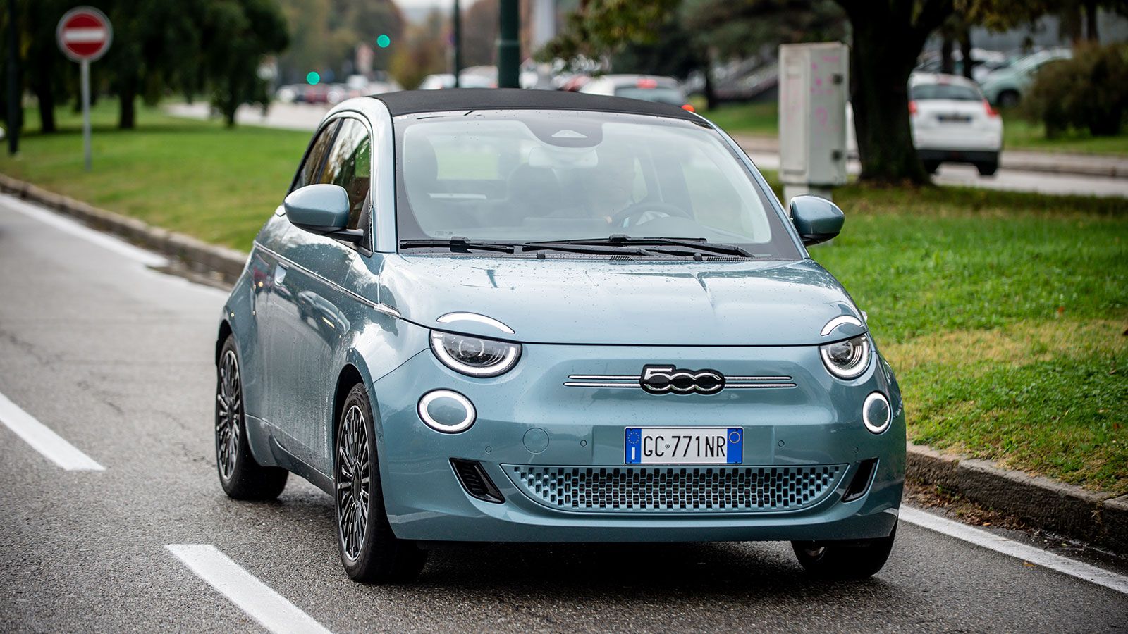 Οδηγούμε το νέο ηλεκτρικό Fiat 500e