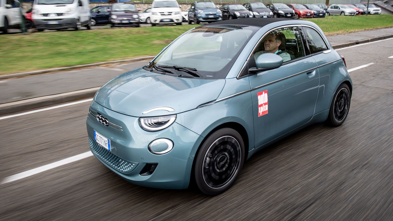 Οδηγούμε το νέο ηλεκτρικό Fiat 500e