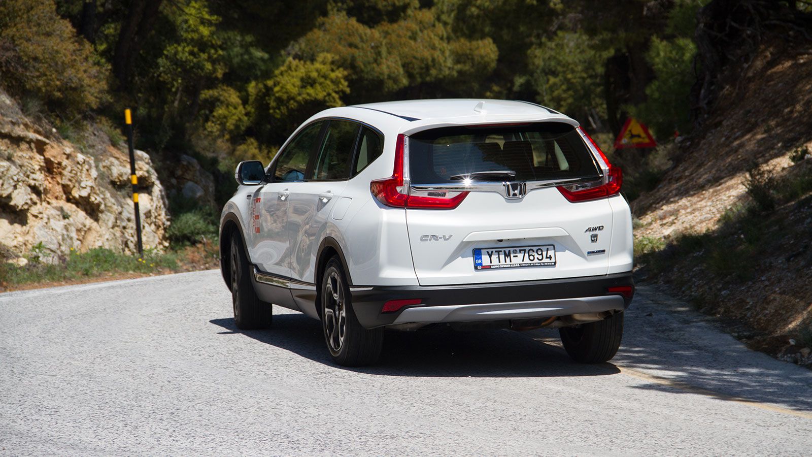 Πως το CR-V κάνει 1.000 χλμ. στην πόλη με 5,7 λτ./100 χλμ. 