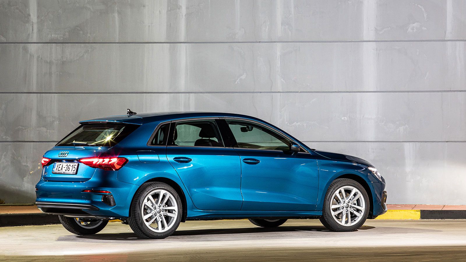 Audi A3 35 Vs Mercedes A 200 