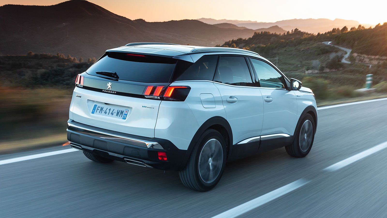 Η Peugeot 
έφερε το οδηγικό της DNA και στην μικρομεσαία SUV κατηγορία μέσω του Peugeot 3008 παρουσιάζοντας δυναμικά χαρακτηριστικά οδήγησης αλλά και