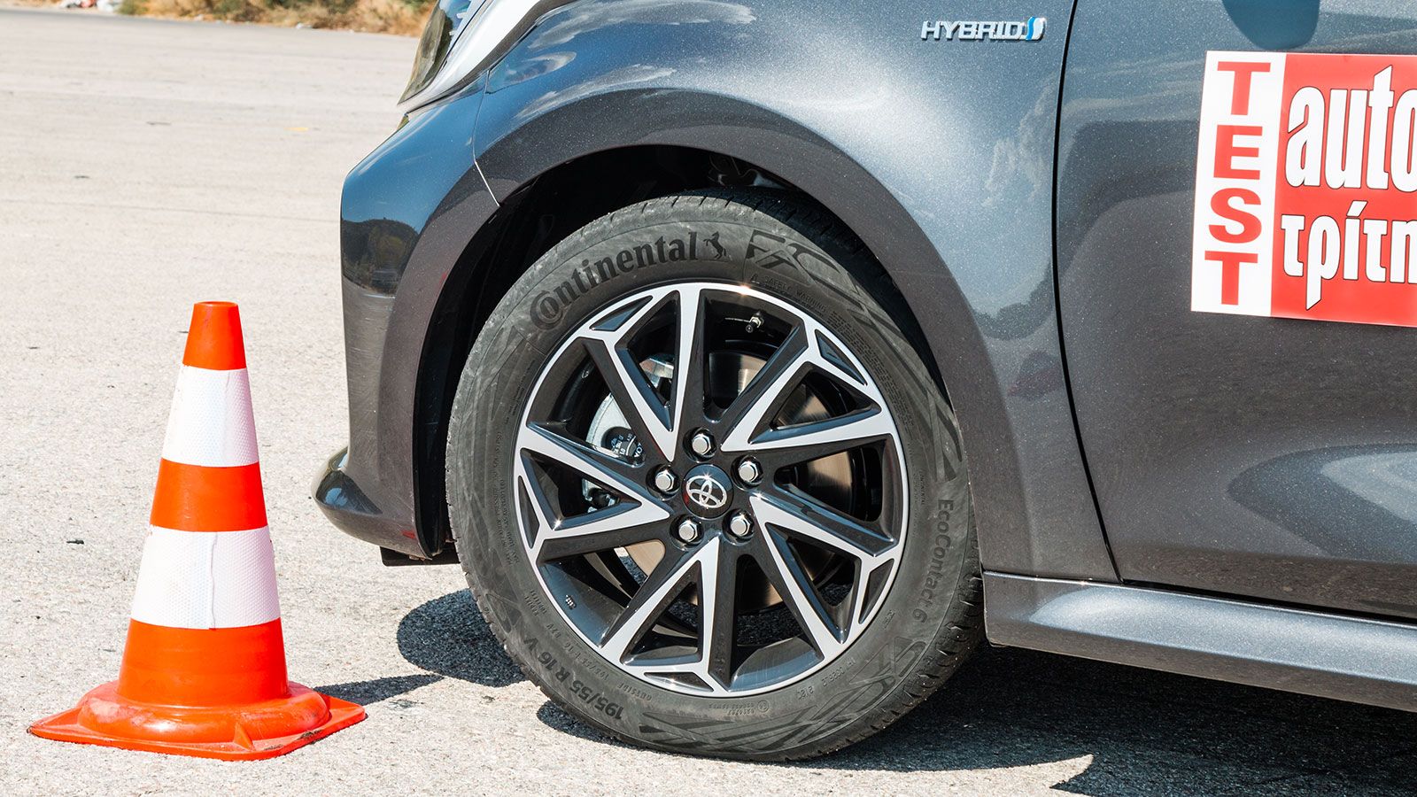  Η εξαιρετική επίδοση του νέου Toyota Yaris στο ΕLK TEST οφείλεται και στο κορυφαίο ελαστικό Continental EcoContact6 με το οποίο ήταν εφοδιασμένο.