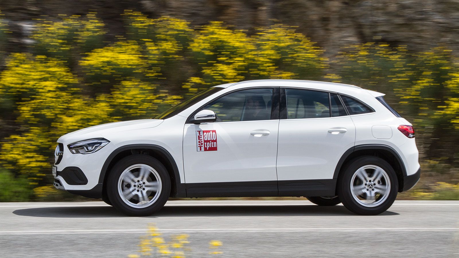 H Mercedes GLA 200 προσφέρει πολύ ζωντανές 
επιδόσεις με το 7τάχυτο ημιαυτόματο κιβώτιο 
διπλού συμπλέκτη 7G-Tronic να είναι η 
μόνη διαθέσιμη επιλ