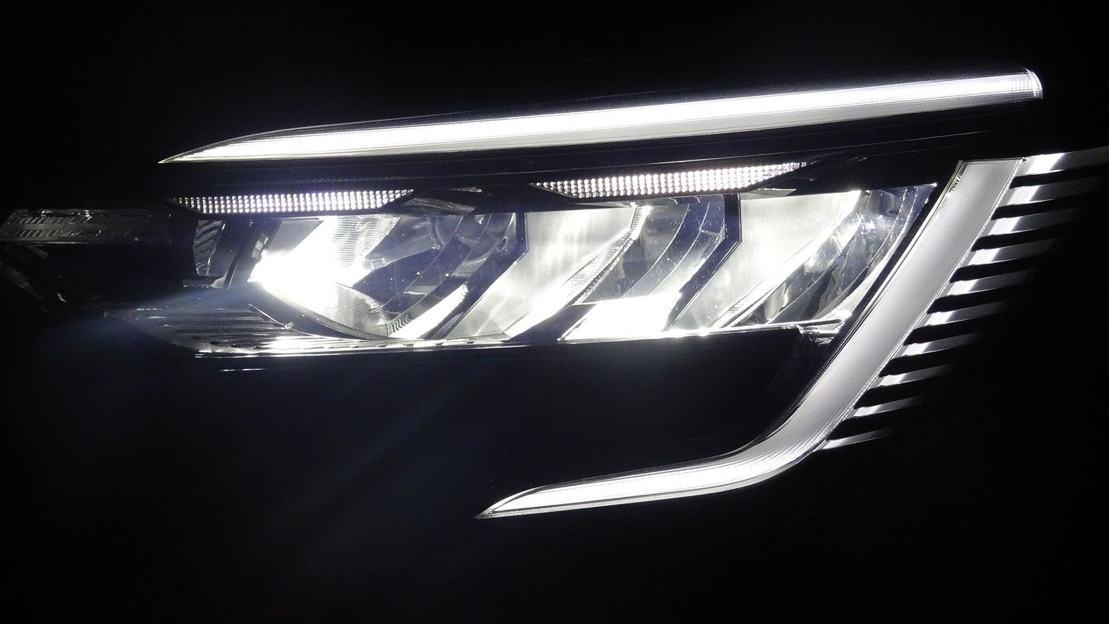 Mega Test: Πώς φωτίζουν τη νύχτα τα μικρά best-seller;