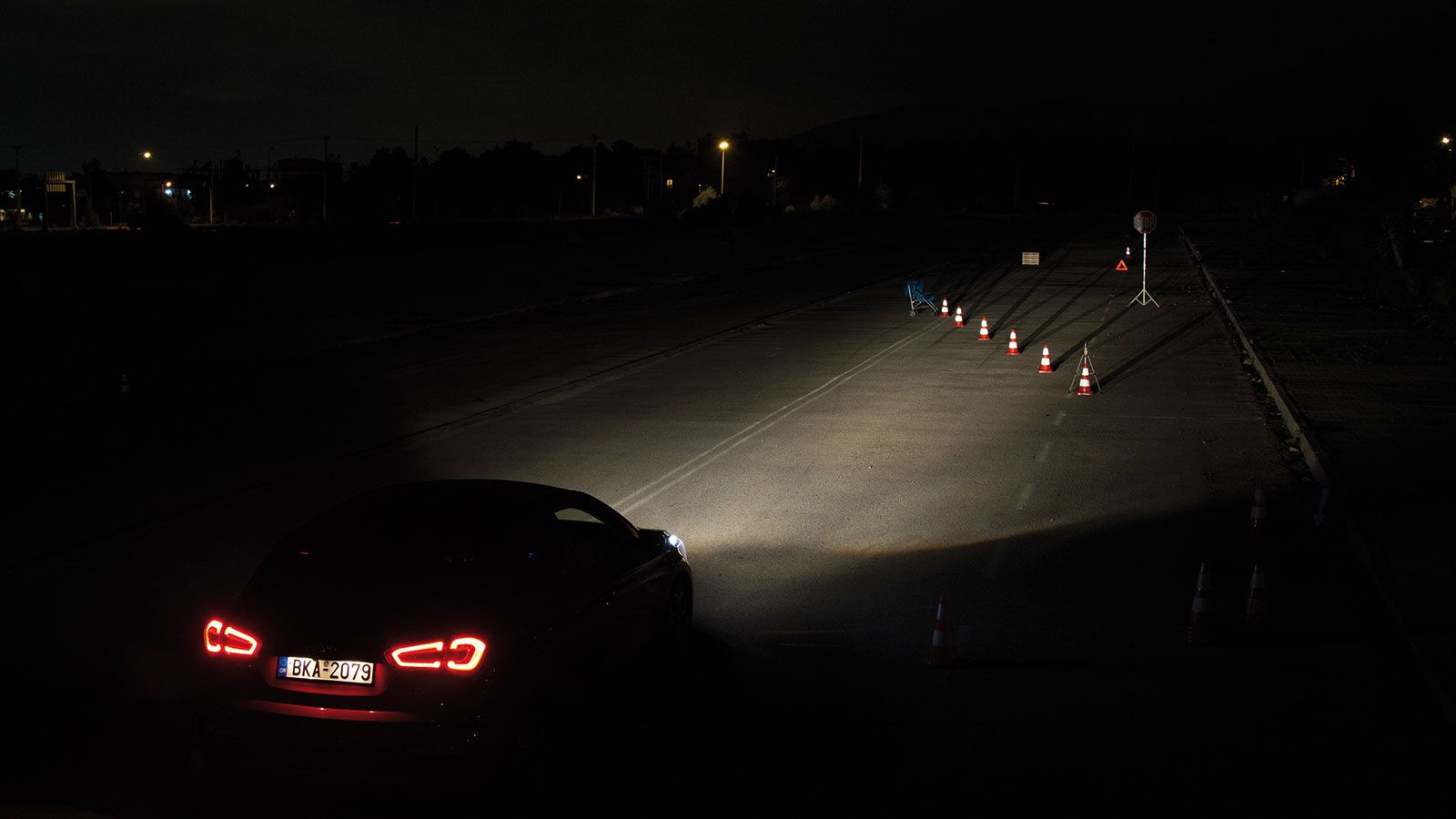 Ο φωτισμός του Hyundai i20 συνολικά παρουσιάζει ομαλή διάχυση και αυξημένο εύρος, ενώ είναι ξεκούραστος στο «μάτι».