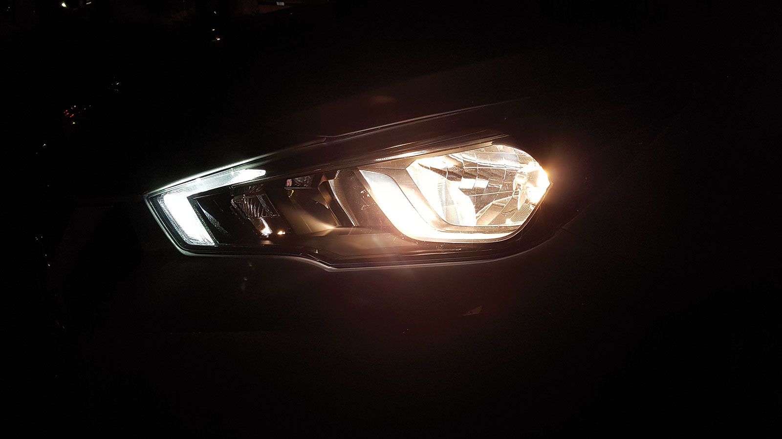 Mega Test: Πώς φωτίζουν τη νύχτα τα μικρά best-seller;