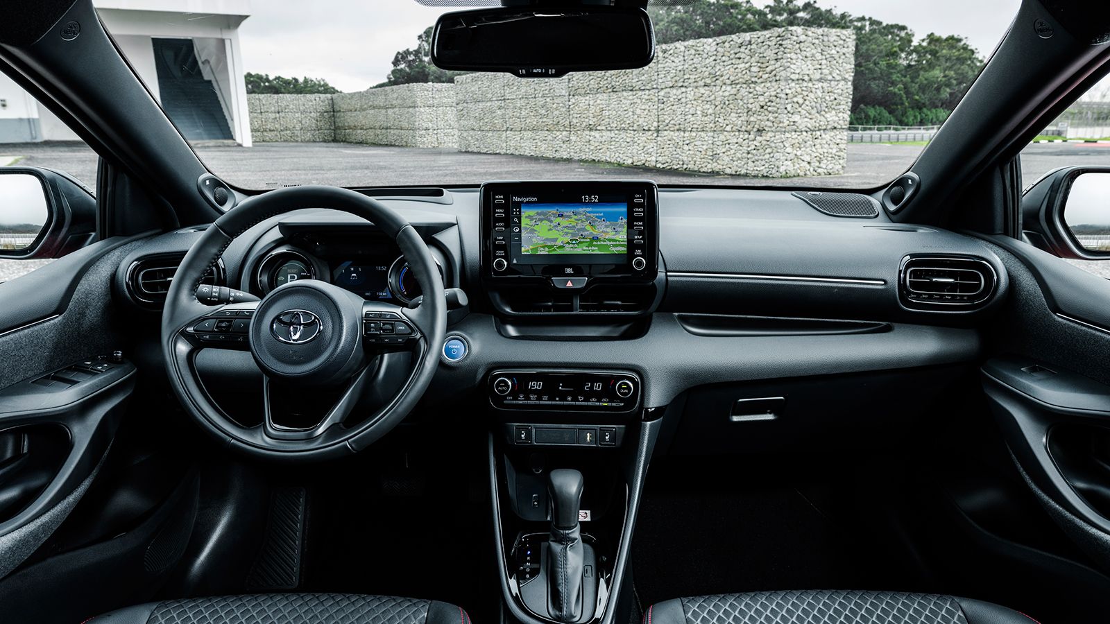 Τα 3 πρόσωπα του νέου Toyota Yaris