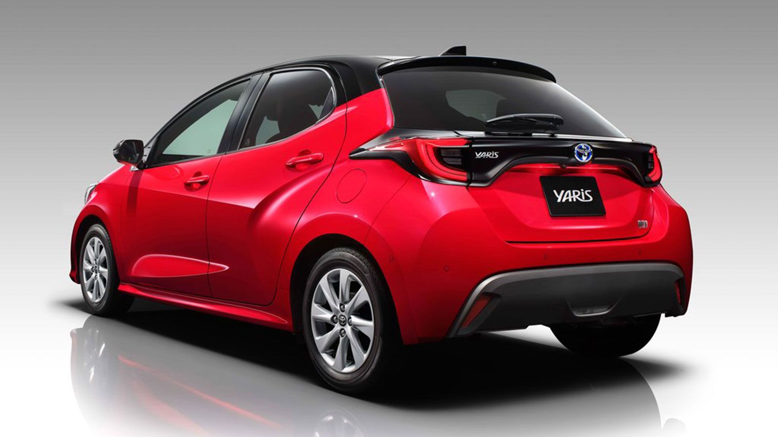 Κτισμένο στη νέα πλατφόρμα GA-B, το νέο Yaris έρχεται με χαμηλότερο κέντρο βάρους, κορυφαία ακαμψία και καλύτερες κατανομές βαρών υποσχόμενο τονισμένα