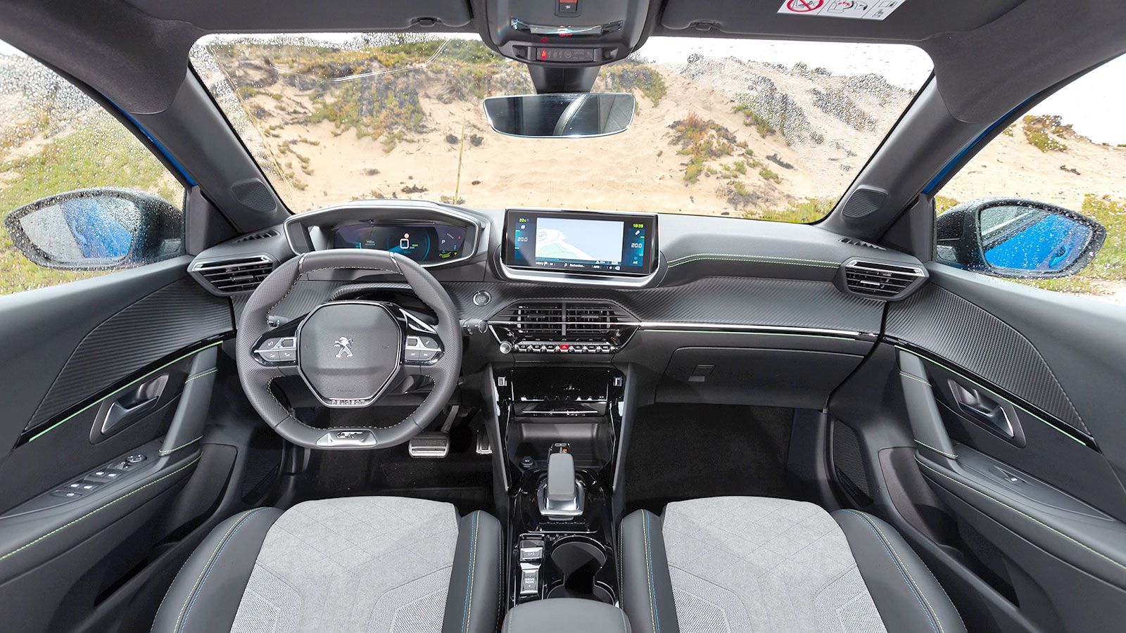 Peugeot e-208 Vs Renault Zoe