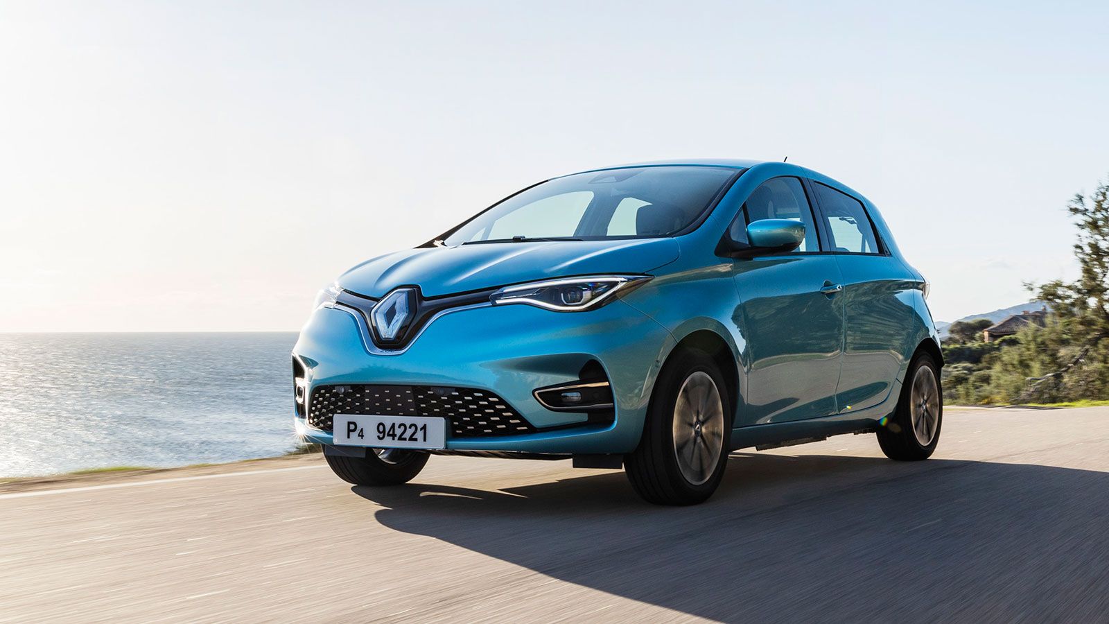 Peugeot e-208 Vs Renault Zoe