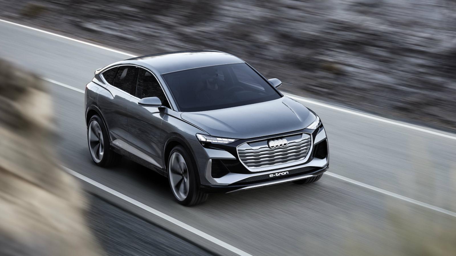 Με μια εσάνς από ταινία του Hollywood, μιας και τα Audi e-tron συμμετέχουν στους «Εκδικητές» της Marvel, μίνιμαλ σχεδιασμό, άκρως hi-tech προσανατολισ