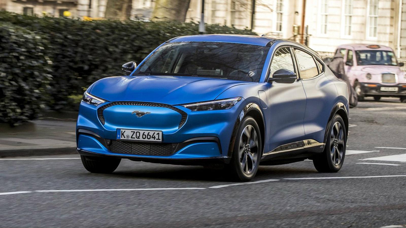 H Mustang Mach-E θα διατίθεται με δύο επιλογές ως προς τη χωρητικότητα της μπαταρίας ιόντων λιθίου (standard range 75,7 kWh και extended range 98,8 kW