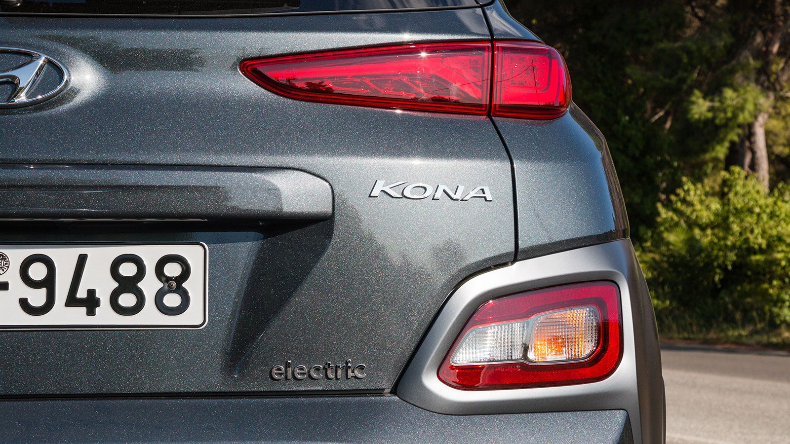 Hyundai Kona Electric Vs Nissan LEAF e+