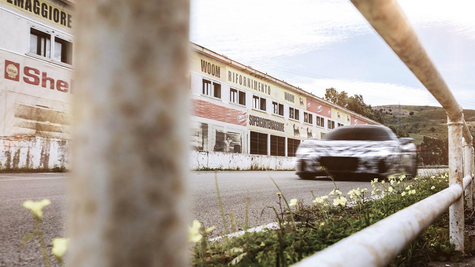Η MC20 βρέθηκε στη Σικελία και συγκεκριμένα στην πίστα Targa Florio όπου λάμβανε χώρα ο αγώνας αντοχής. 