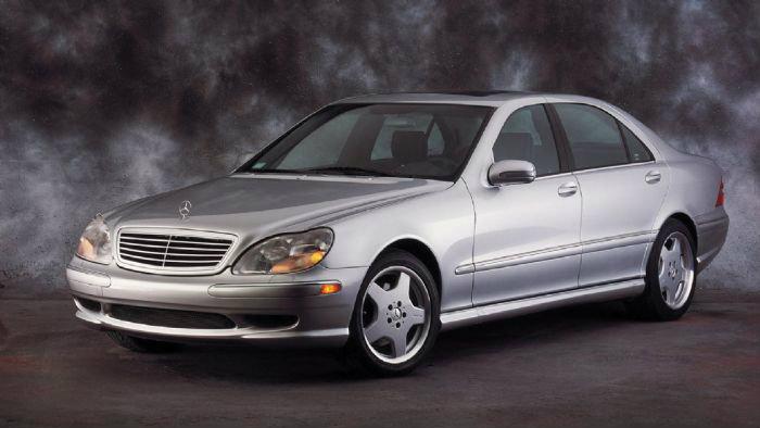W220 (1998-2005): Έφερε στα αυτοκίνητα το προσαρμοζόμενο CruiseControl, τα καθίσματα με μασάζ και κλιματισμό, κυρίως όμως το ABC (Active Body Control)