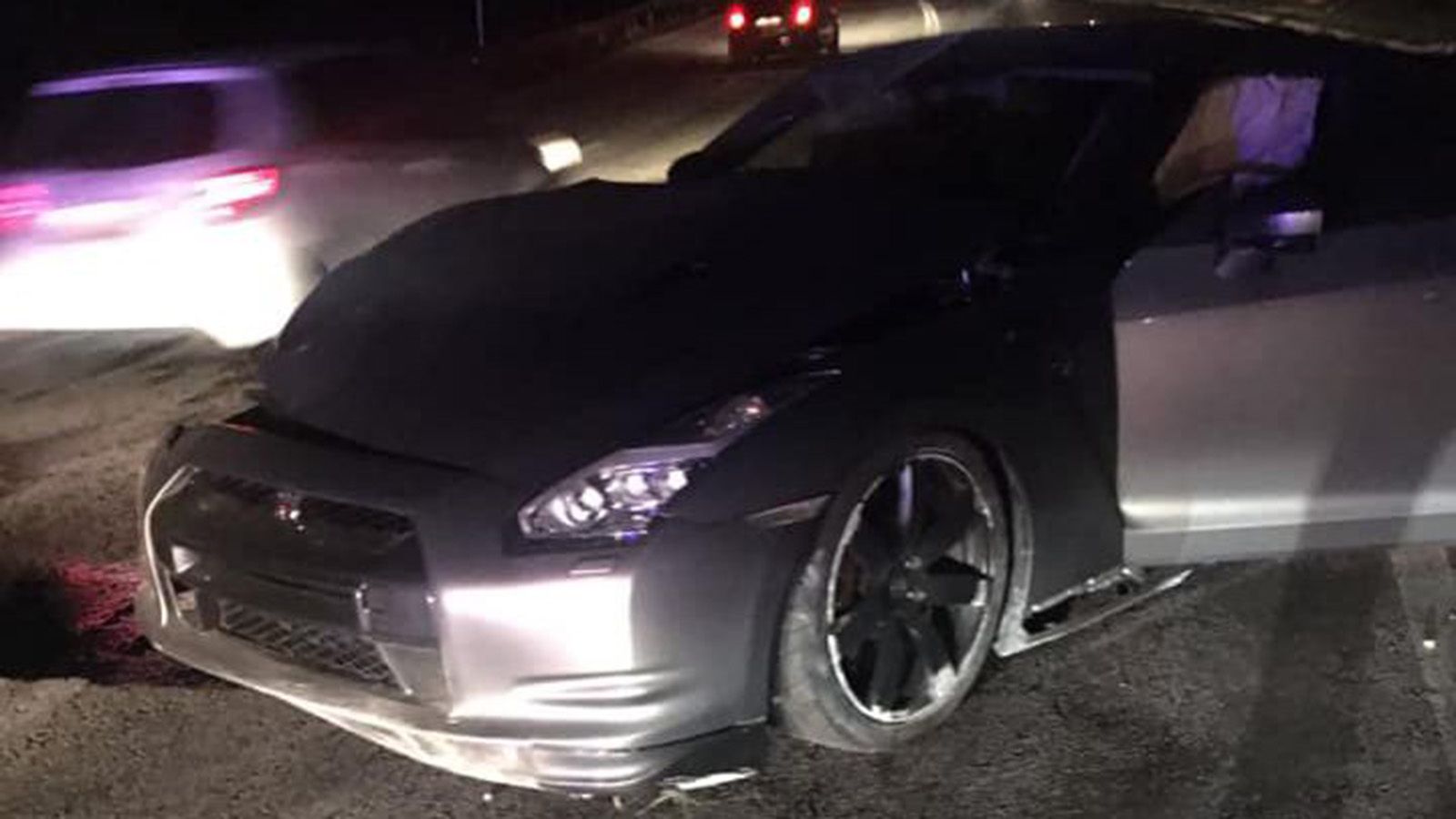 GT-R έγινε συντρίμμια στην Αθηνών-Σουνίου