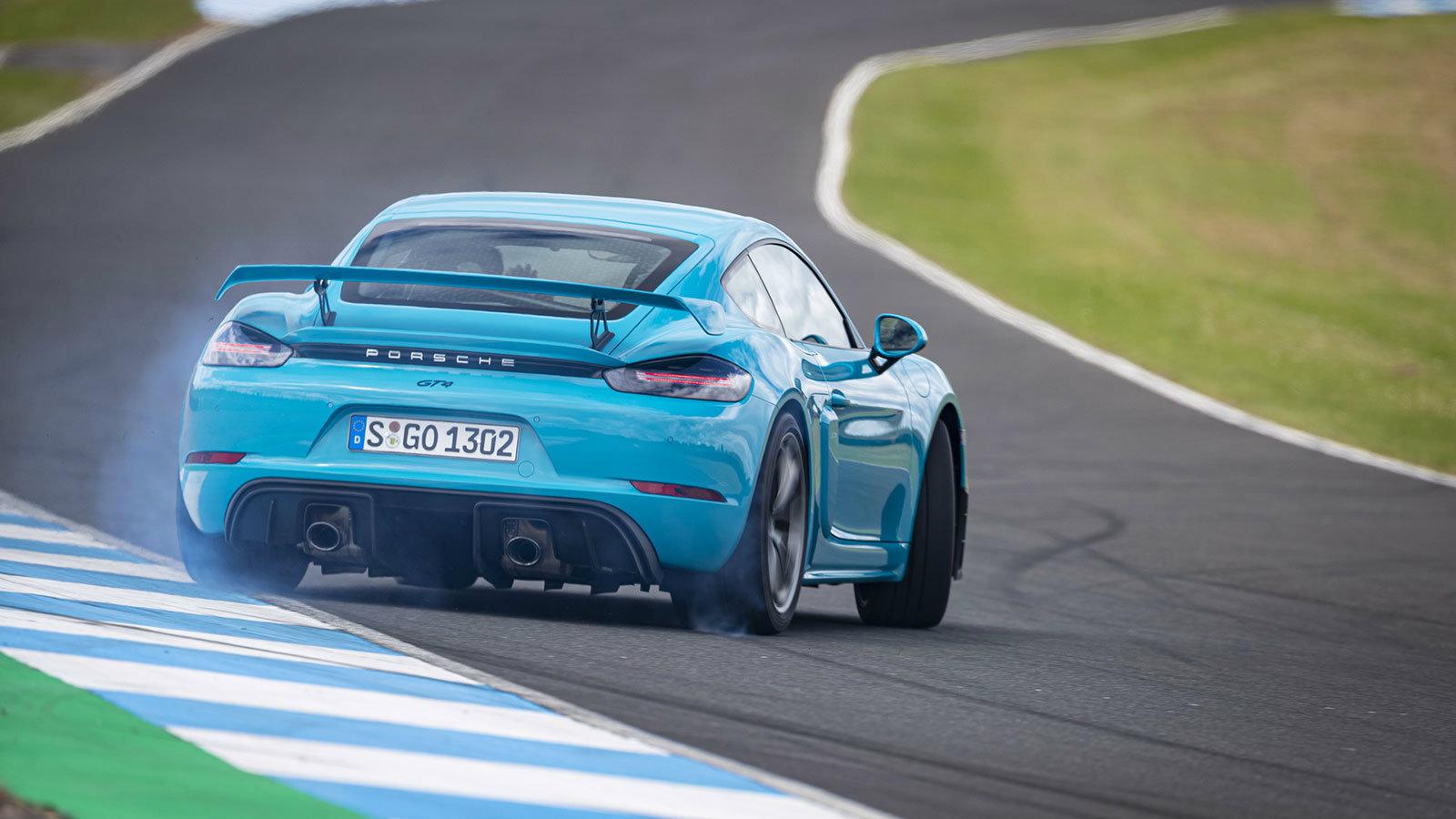 Η Porsche θέλει να κρατήσει ζωντανά τα ατμοσφαιρικά μοτέρ.