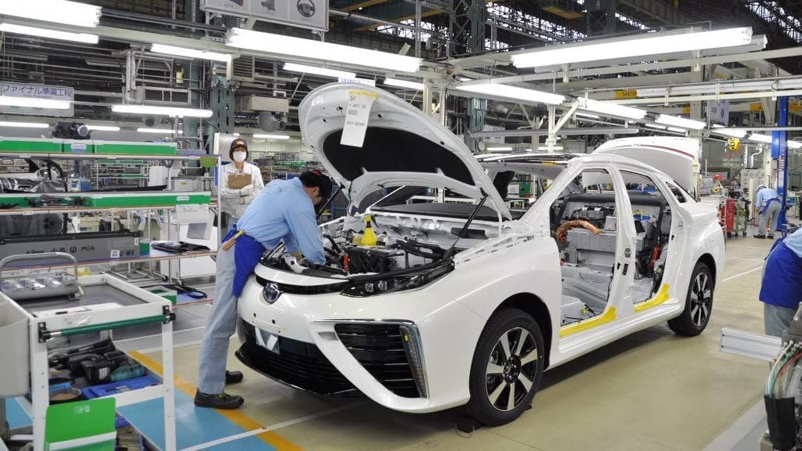 Επανεκκινεί τα πρώτα εργοστάσια η Toyota