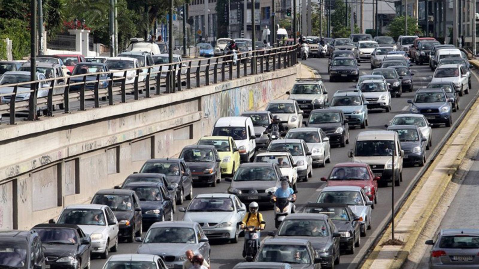 Με δίπλωμα αυτοκινήτου οδηγείς και μοτοσυκλέτα 125 κ.εκ