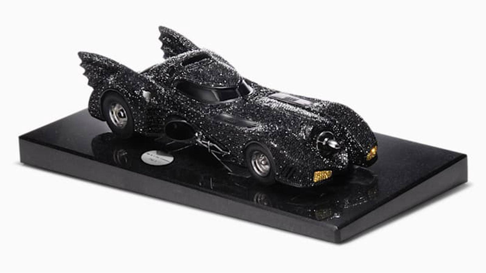 Το συγκεκριμένο αυτοκίνητο του ανθρώπου-νυχτερίδα που βλέπετε είναι ένα κόσμημα.