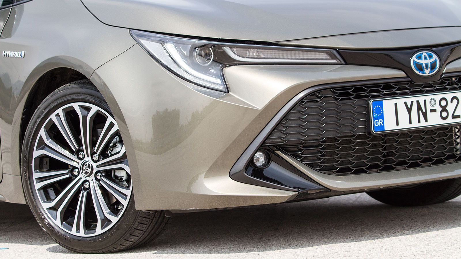 H Toyota Corolla προσφέρει 6 χρόνια εγγύηση για τα μηχανικά της μέρη και 11 για την μπαταρία του υβριδικού συστήματος. Το τελευταίο προσφέρει κορυφαία