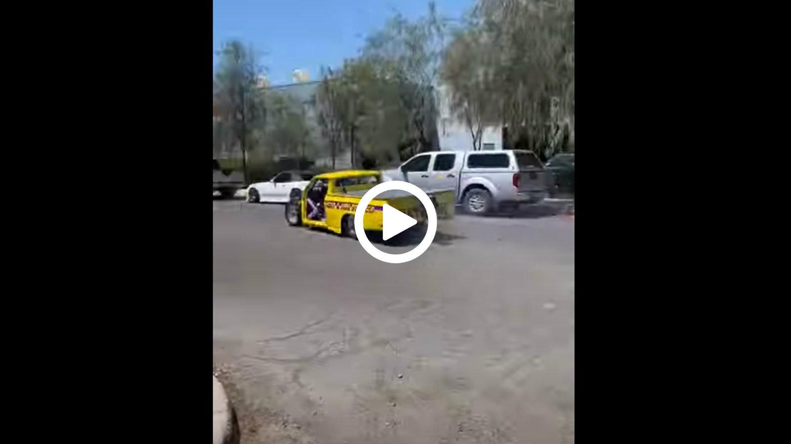 Datsun drag...άρει παρκαρισμένα