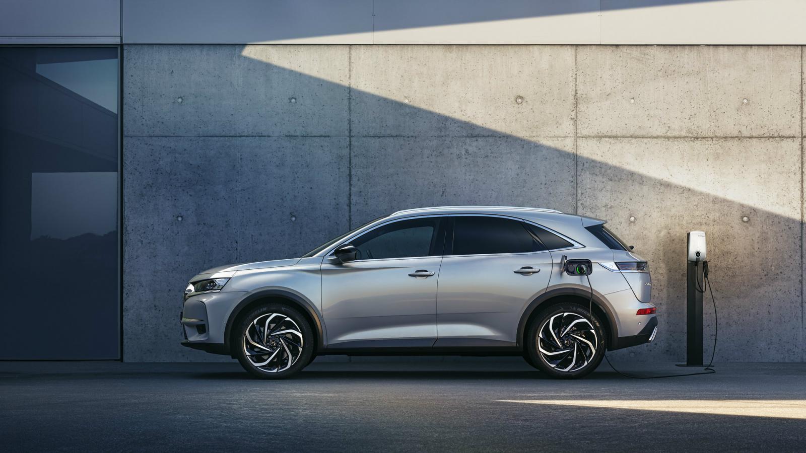 Νέο DS 7 Crossback E-Tense 225