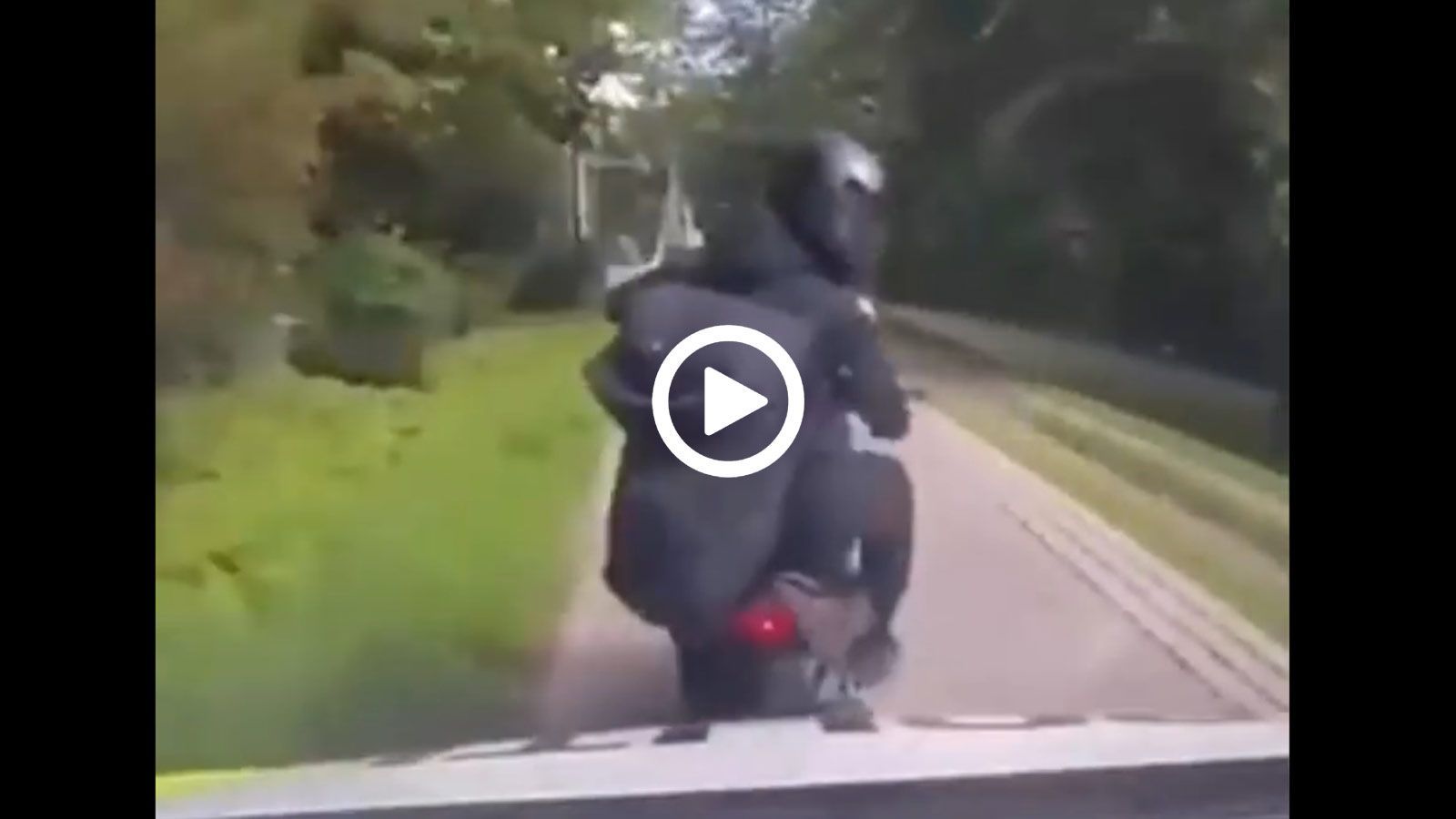 Επική καταδίωξη ένοπλων ληστών με scooter!