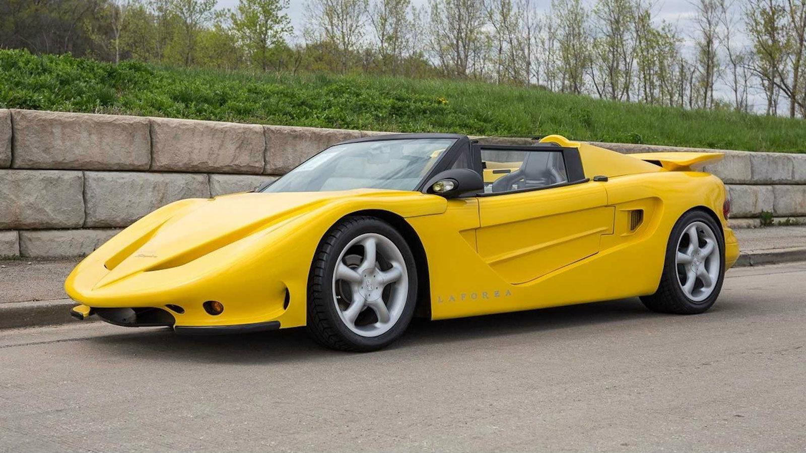 Το «σώμα» του είναι κατασκευασμένο από υαλοβάμβακα.