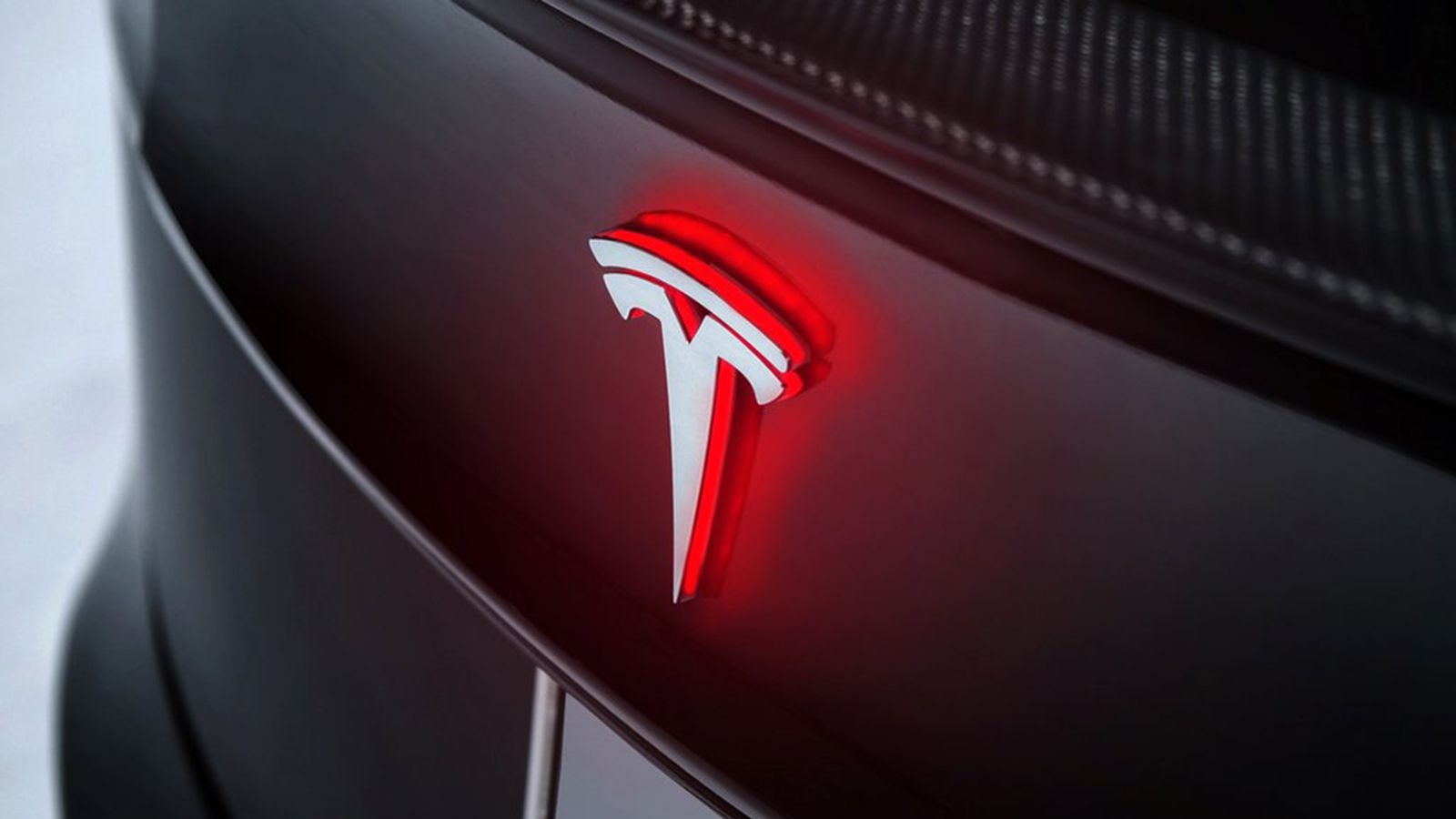 Έσοδα ρεκόρ για Tesla