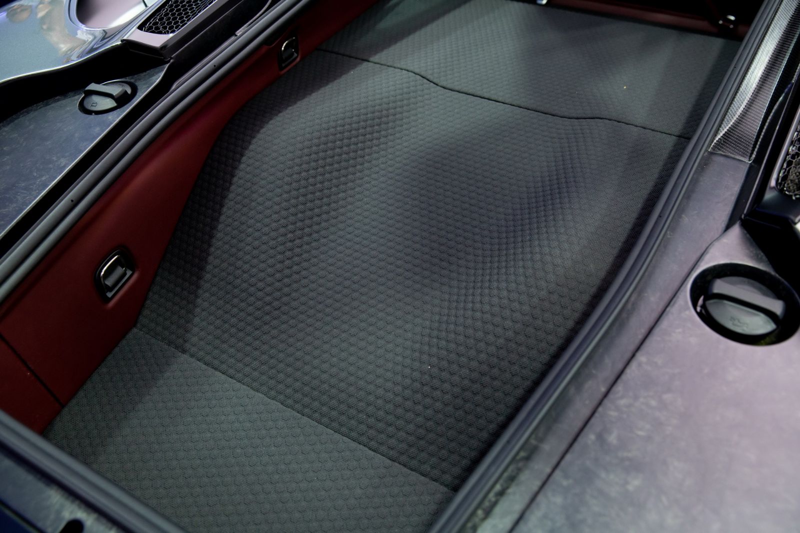 Λεπτομέρειες του εσωτερικού της  McLaren GT (+vid)