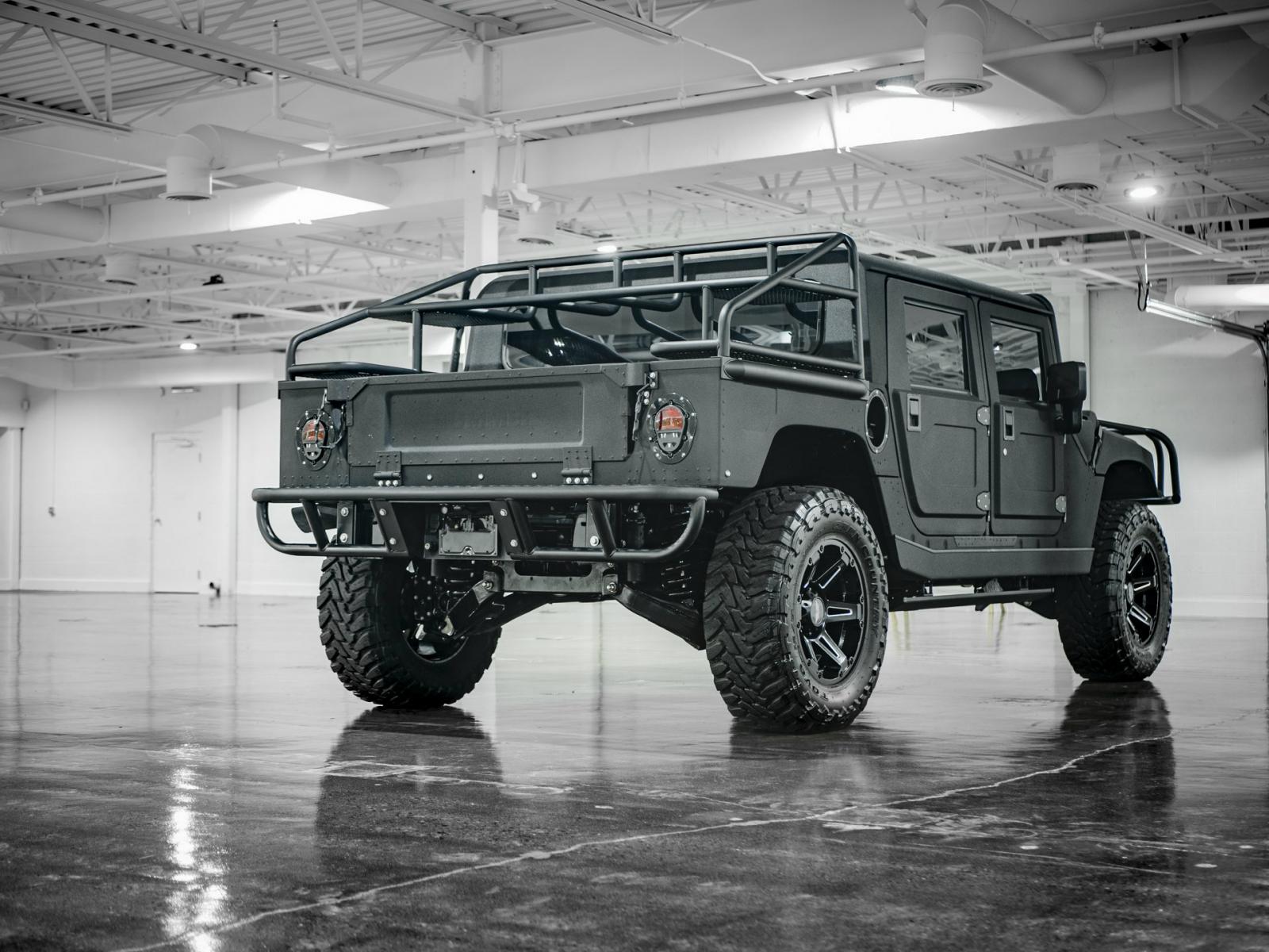 Το πανάκριβο Hummer H1 της Mil-Spec