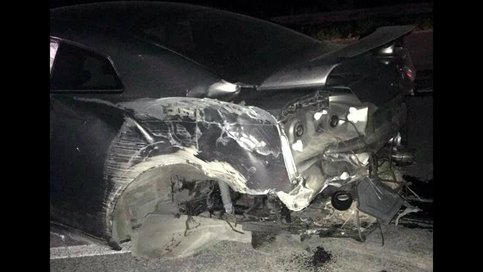 Το μεγάλο πρόβλημα πέρα από τη φαναρτζοδουλειά, είναι το νερό, μιας και πρέπει να έχει καταστρέψει μοτέρ και εσωτερικό.