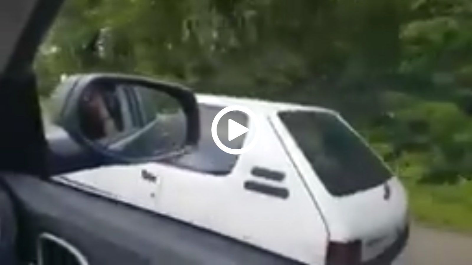 Παλιό Peugeot «διδάσκει» Porsche