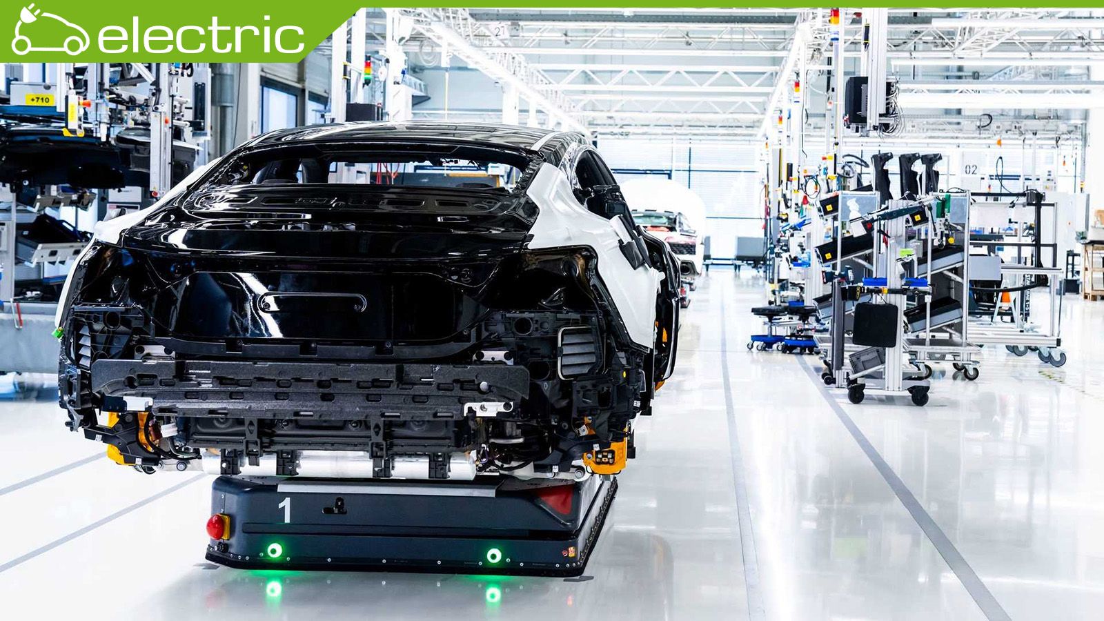 Tο e-tron GT (τουλάχιστον σε πρώτη φάση) θα εξοπλίζεται με δύο ηλεκτρικά μοτέρ, όπως η Porsche Taycan Turbo S.
