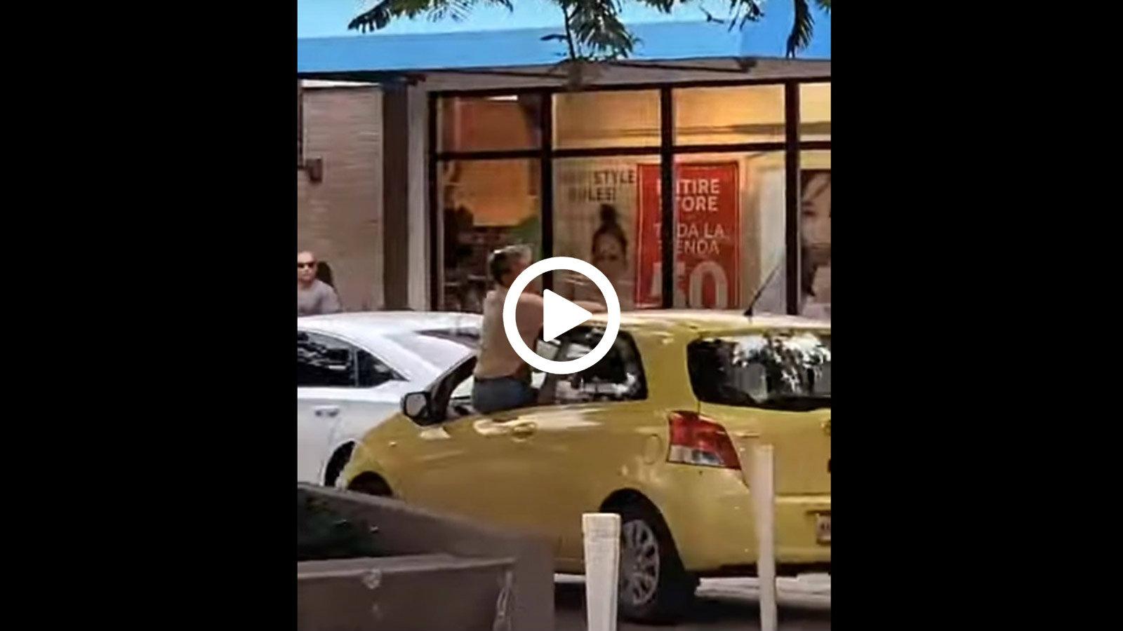 `Αφησε την οδήγηση για να κάνει χειρονομίες και στούκαρε!