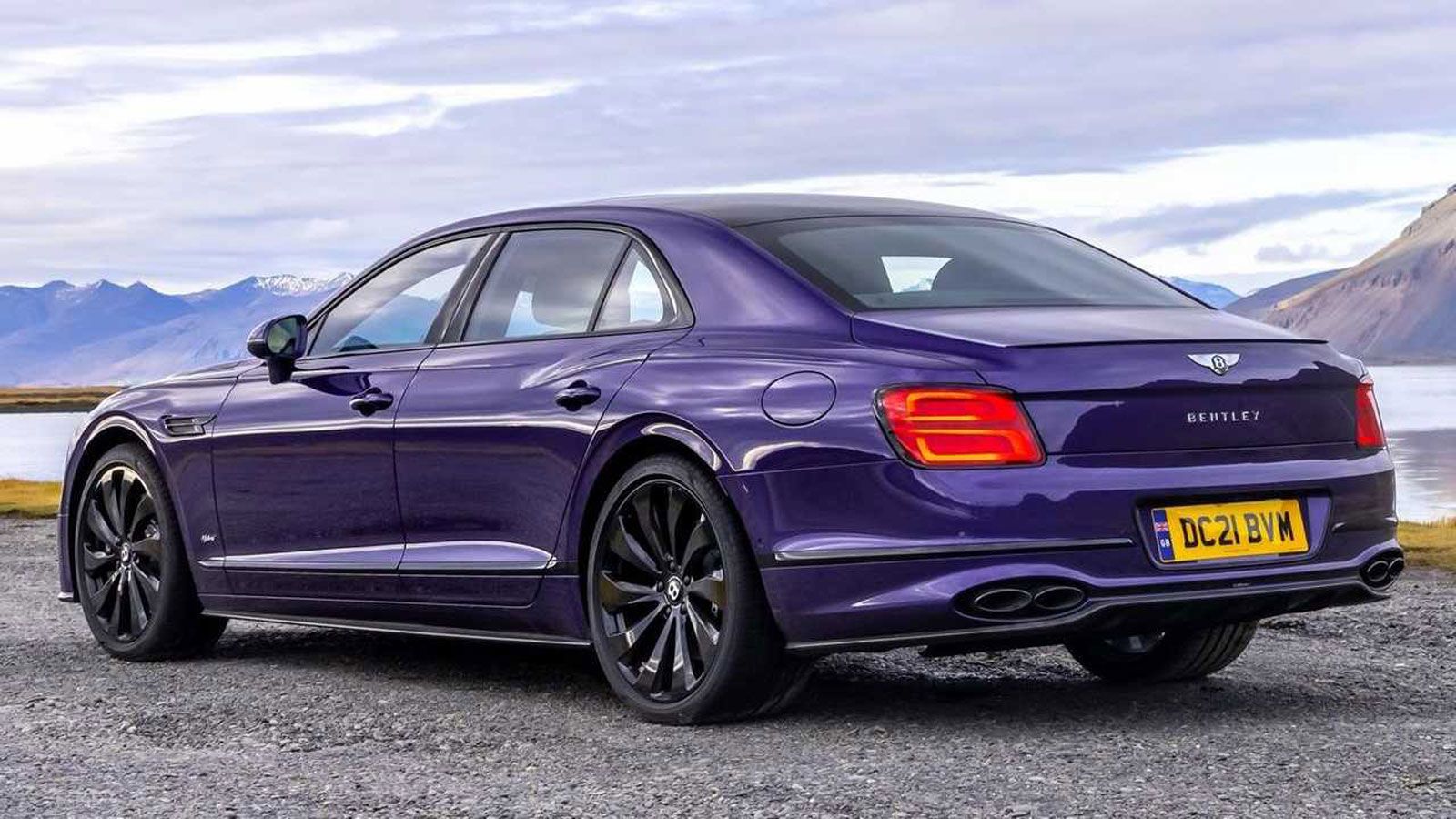 Η Bentley Flying Spur Hybrid κάνει 728 χλμ. με ανανεώσιμη ενέργεια