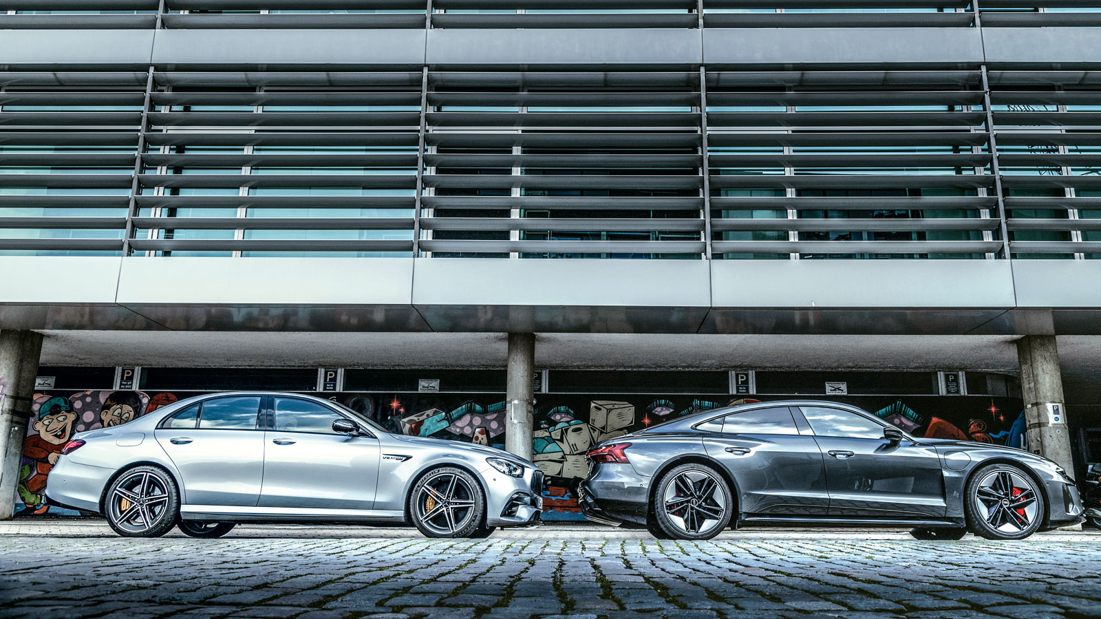 Ηχητικά, μέσα στην πόλη το Audi θα περάσει απαρατήρητο, αφού ο διαστημικός ήχος θα καλυφθεί από τις τρύπιες εξατμίσεις των διπλανών οχημάτων. H Merced