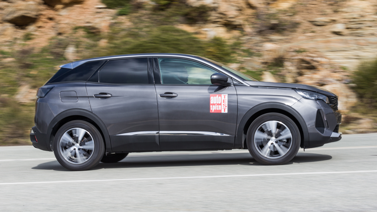 Μπορεί να μην είναι το πιο σβέλτο, το Peugeot 3008 είναι όμως το πιο οικονομικό σε κατανάλωση. Καίει λιγότερο και από το ήπια υβριδικό νέο Nissan Qash