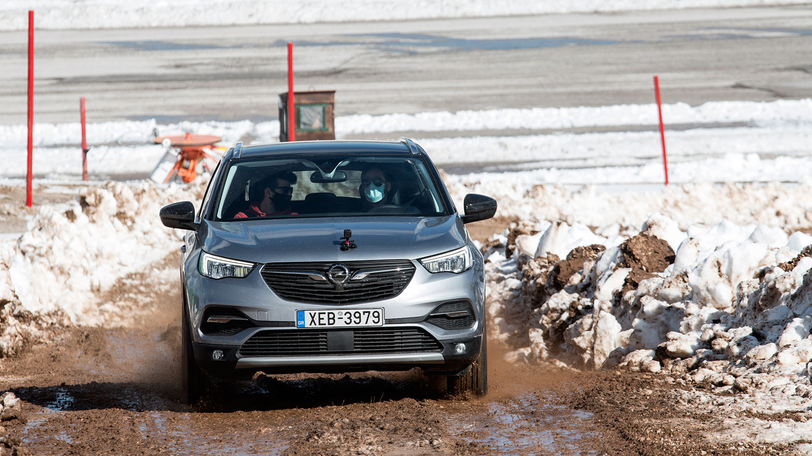 Mega Test: Με 10 οικογενειακά SUV σε χιόνια, λάσπη & πάγο